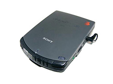 ポータブルCDプレーヤー / Discman PRD-650